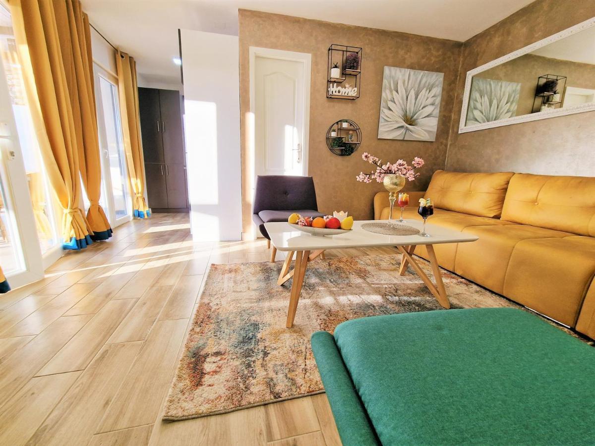 Holiday House Boost With Heated Pool Klis Dış mekan fotoğraf
